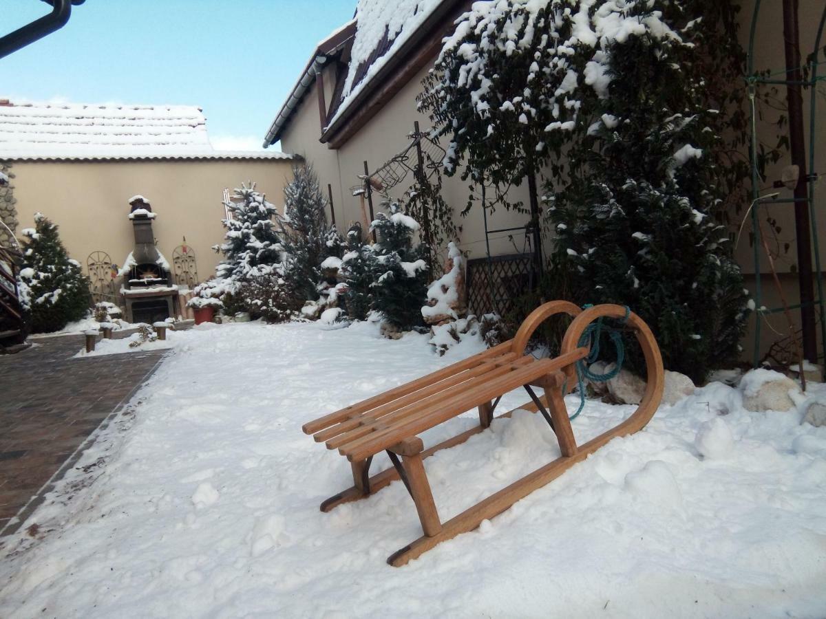 Rasnov Retreat Hotell Eksteriør bilde